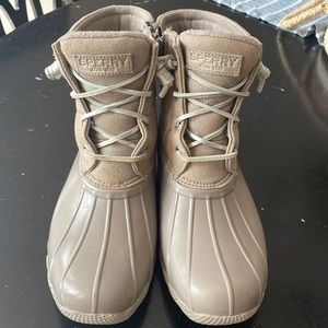 Sperry boots women
